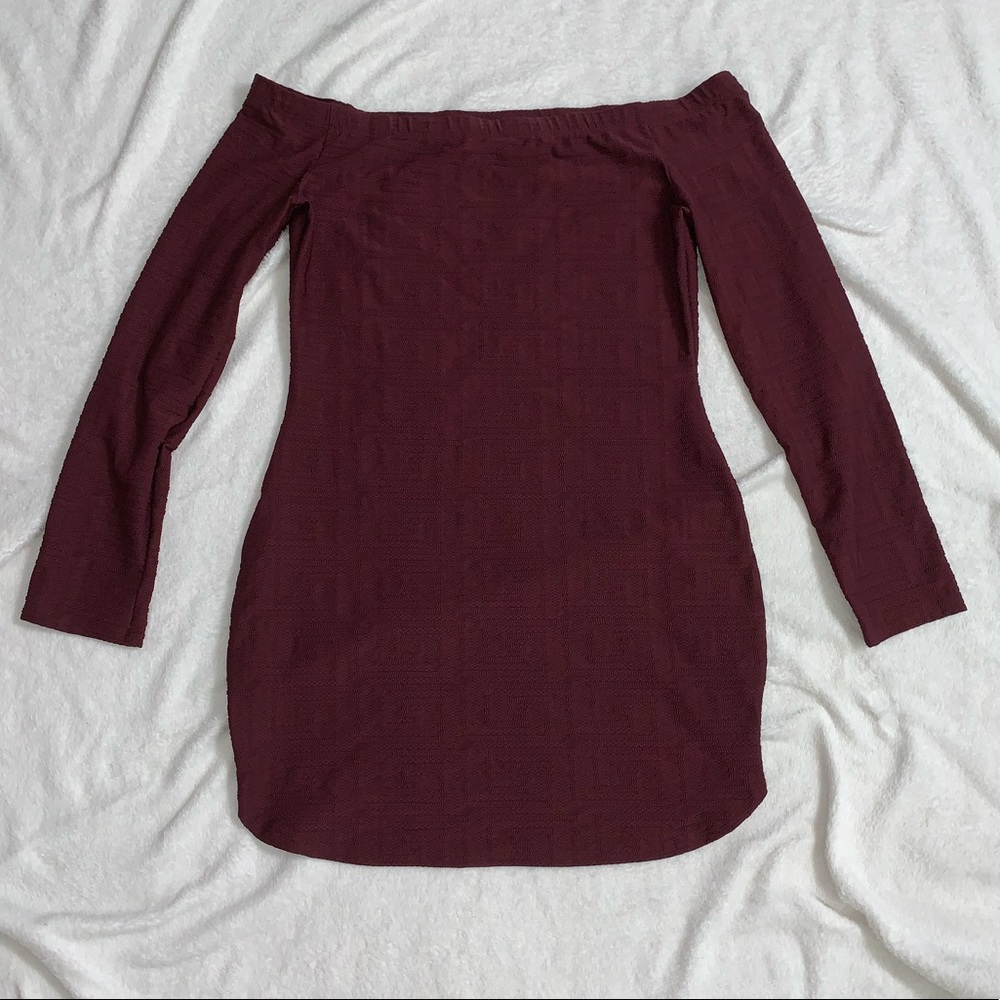 MAROON OFF THE SHOULDER DRESS